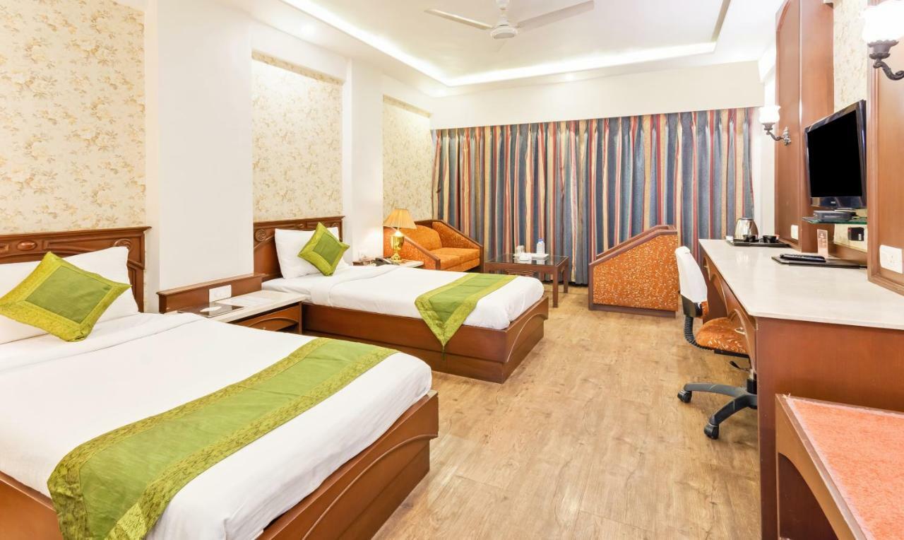 Hotel Crown Palace Indore Zewnętrze zdjęcie