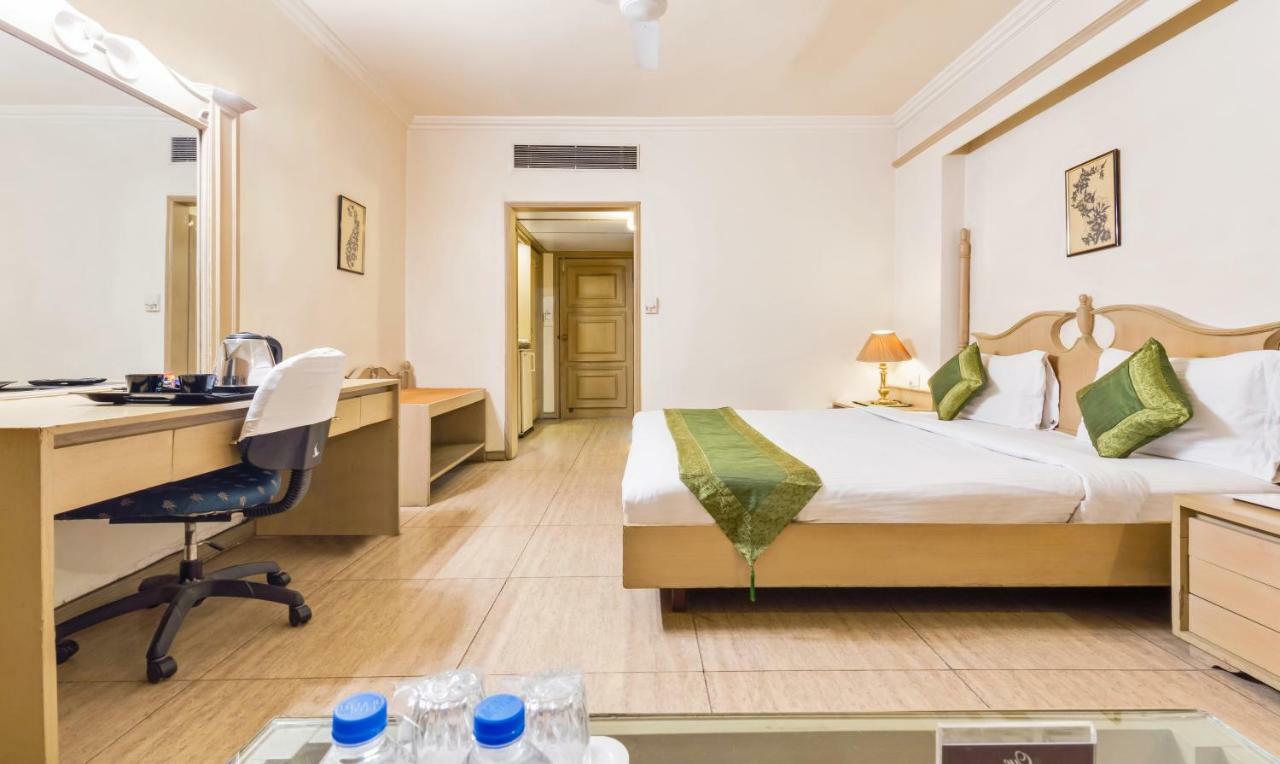 Hotel Crown Palace Indore Zewnętrze zdjęcie