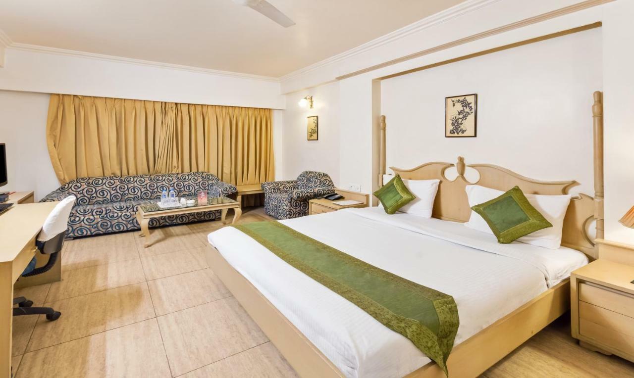 Hotel Crown Palace Indore Zewnętrze zdjęcie