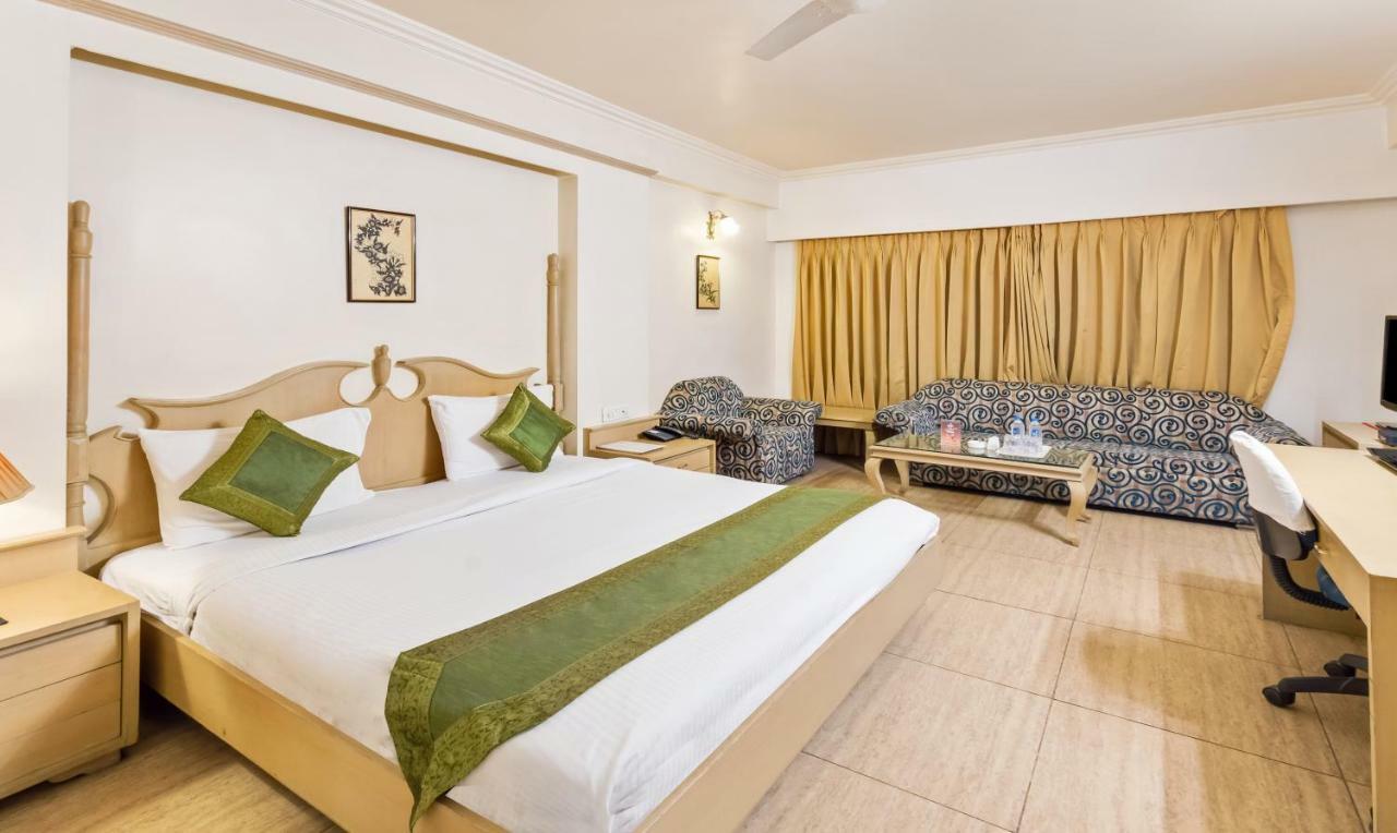Hotel Crown Palace Indore Zewnętrze zdjęcie